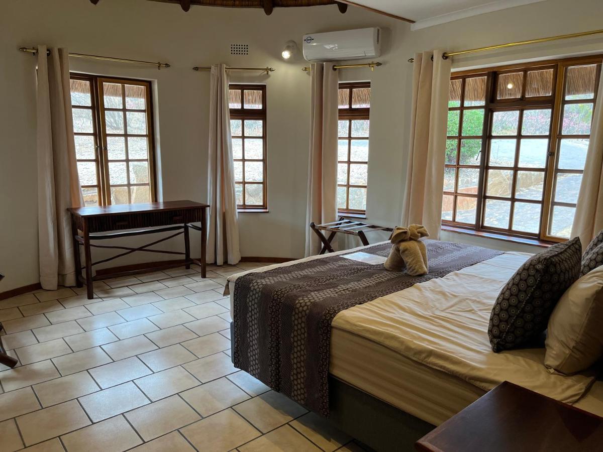 Milima Big 5 Safari Lodge Hoedspruit Exterior photo