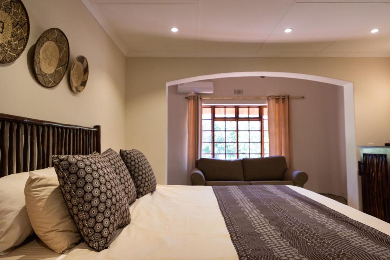 Milima Big 5 Safari Lodge Hoedspruit Exterior photo